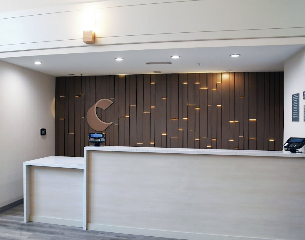 Comfort Inn & Suites NW Milwaukee - photo 11