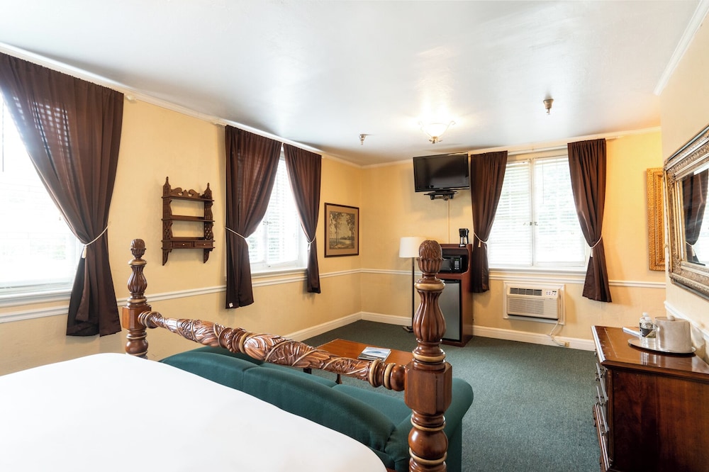 Lake Lure Inn & Spa - photo 13