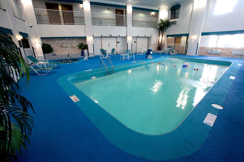 Ramada by Wyndham Keystone Near Mt Rushmore - photo 9