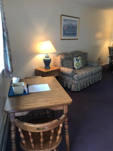 Four Seasons Motor Inn - photo 47