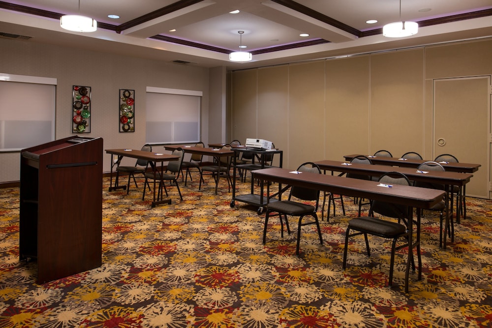 Holiday Inn Express Hotel & Suites Pittsburg by IHG - photo 72