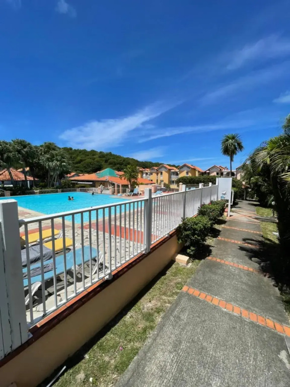T2 spacieux confort piscine & plage à Sainte Anne — 4-Star Luxury Hotel in Sainte-Anne-Sur-Brivet, Martinique