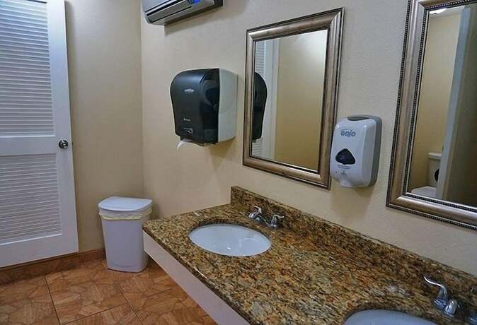 Winter Quarters Pasco RV Resort Campground — hotel in Lutz