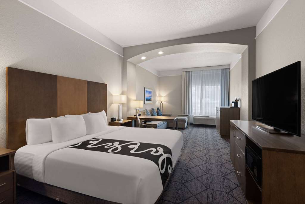 La Quinta Inn and Suites by Wyndham at WaTiki Waterpark - photo 14
