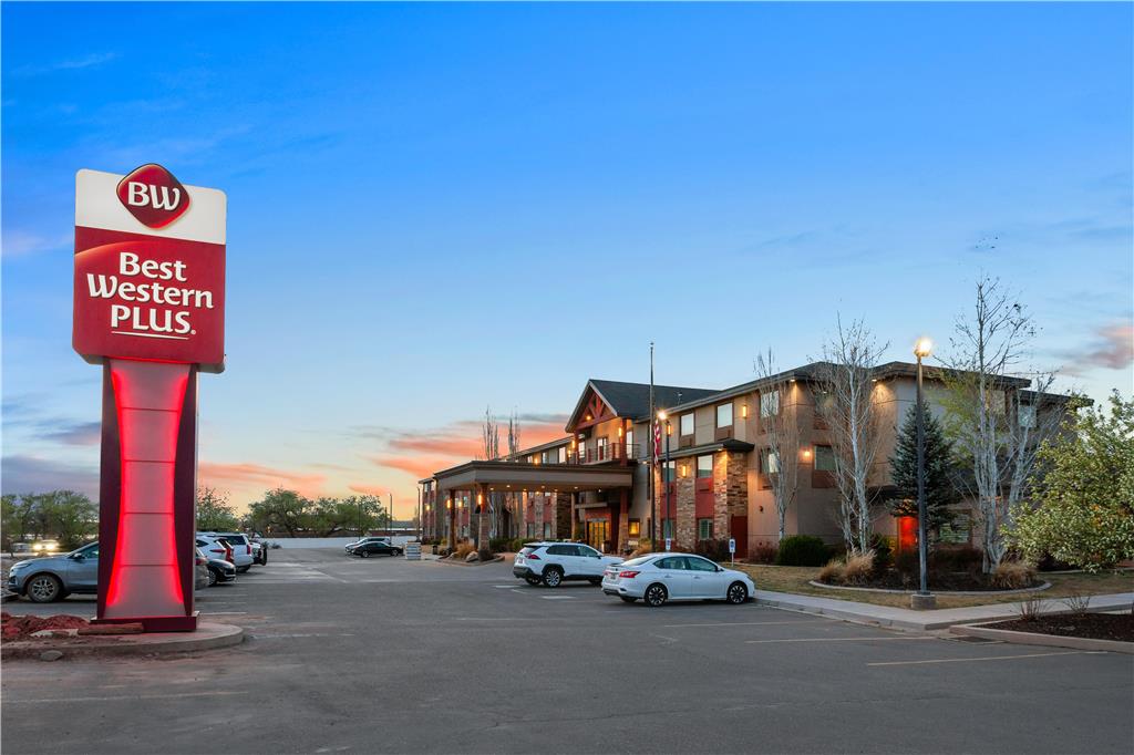 Best Western Plus Landmark Hotel — hotel in Roosevelt
