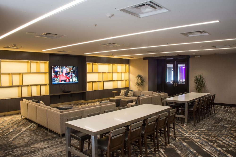 DoubleTree by Hilton Hotel Syracuse - photo 8