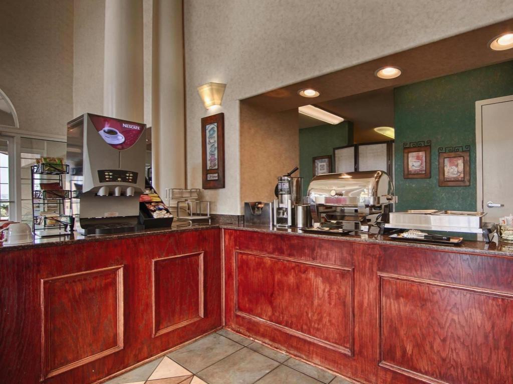 Marble Falls Inn - photo 27