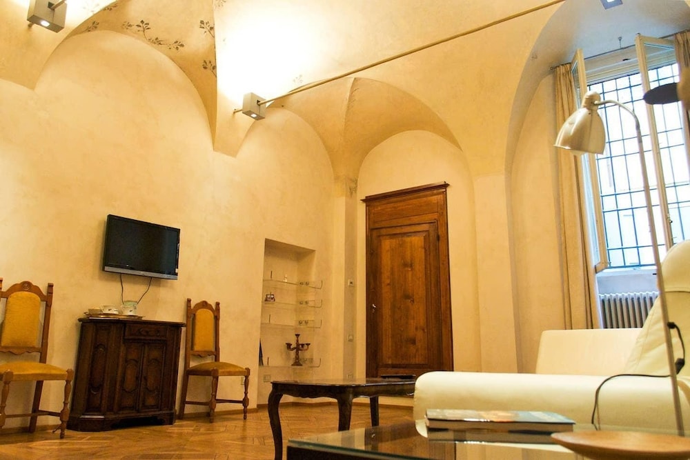 Santo Stefano Luxury Apartment — 4-Star Luxury Hotel in Bologna, Italy