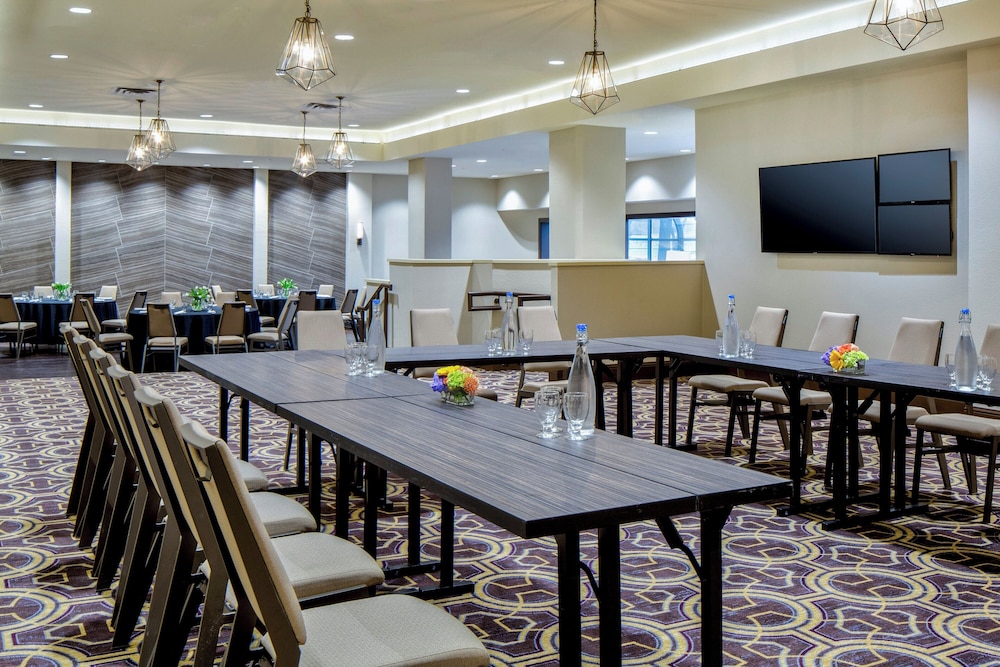 Sheraton DFW Airport Hotel - photo 40