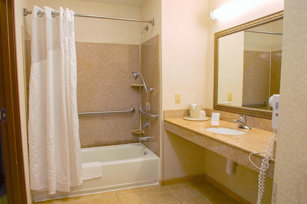 Holiday Inn Express & Suites Center by IHG - photo 30