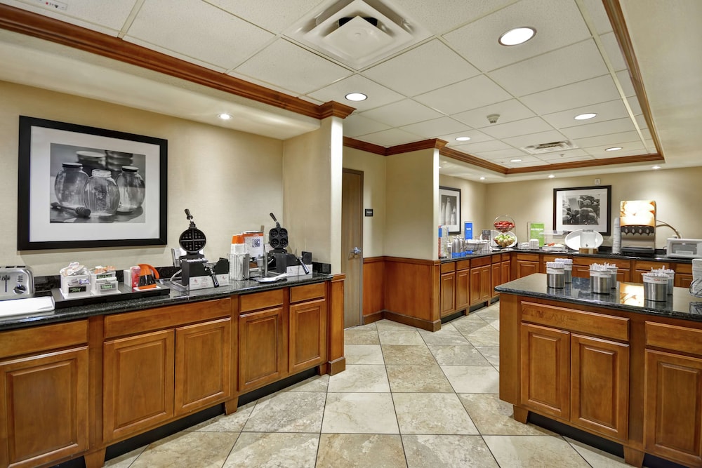 Hampton Inn & Suites Yuma - photo 45