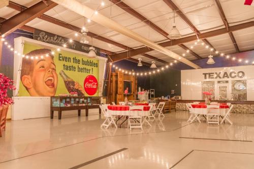 Lone Star Glamp Inn - photo 3