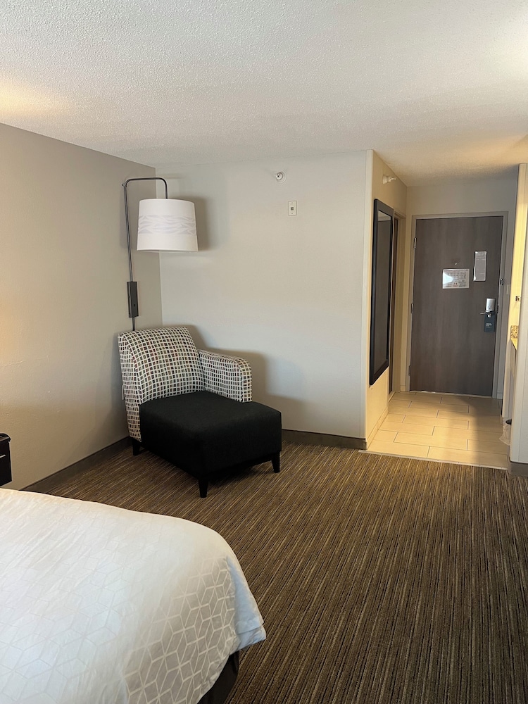 Holiday Inn Express Hotel & Suites Beatrice by IHG - photo 19