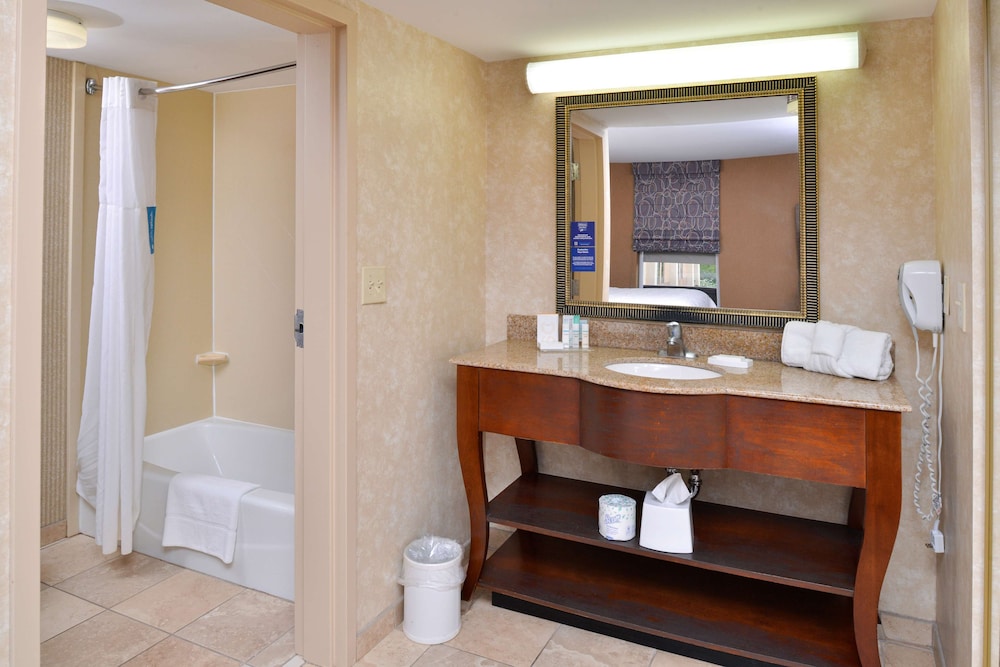 Hampton Inn Wytheville - photo 38