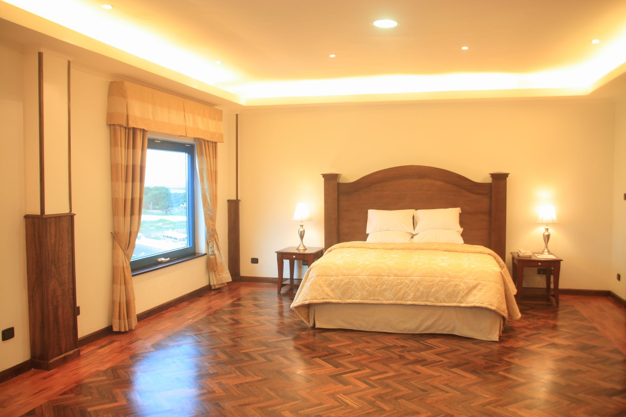 Holiday Inn Accra Airport