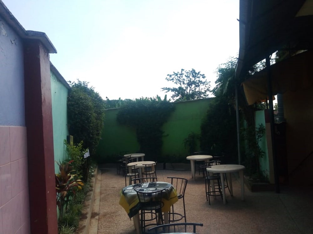Inoi Bar & Restaurant in Kerugoya, Kenya