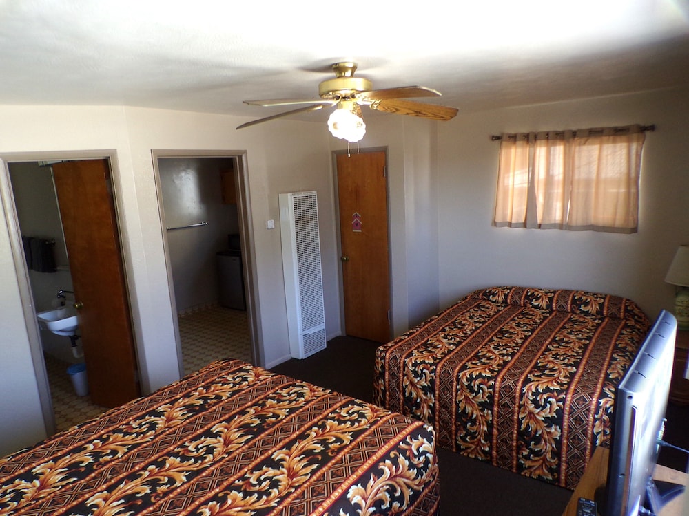 Cypress Tree Motel - photo 41
