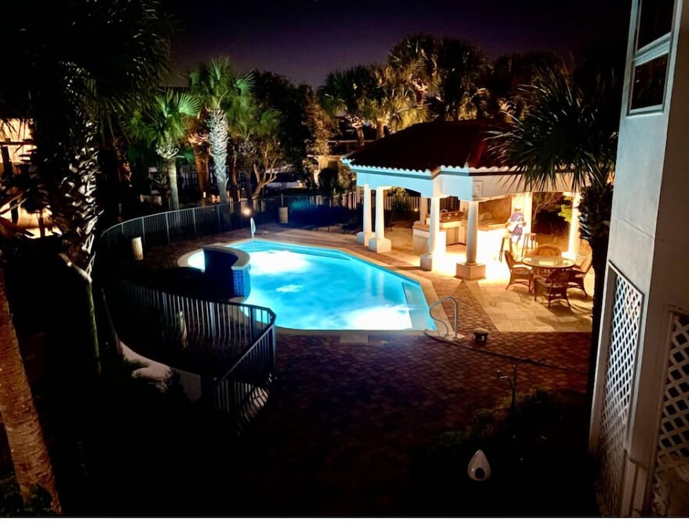 Aqua Bella in Destin, United States