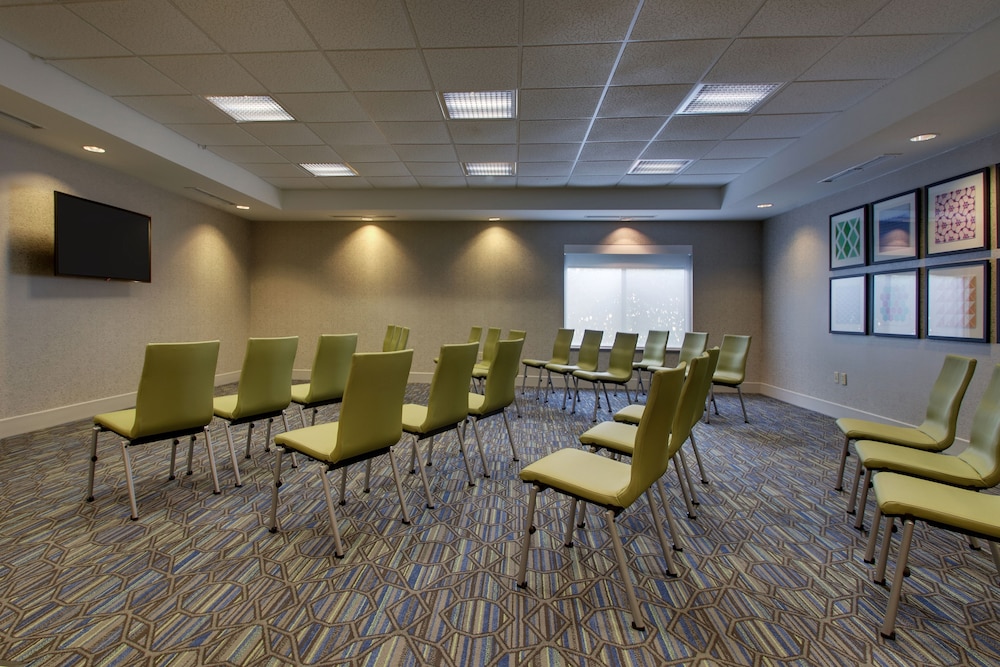 Holiday Inn Express & Suites Morris by IHG - photo 62