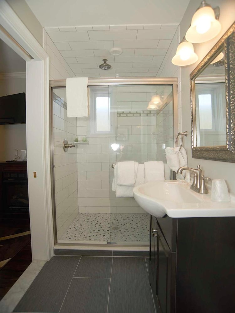 Bellevue Manor - photo 43