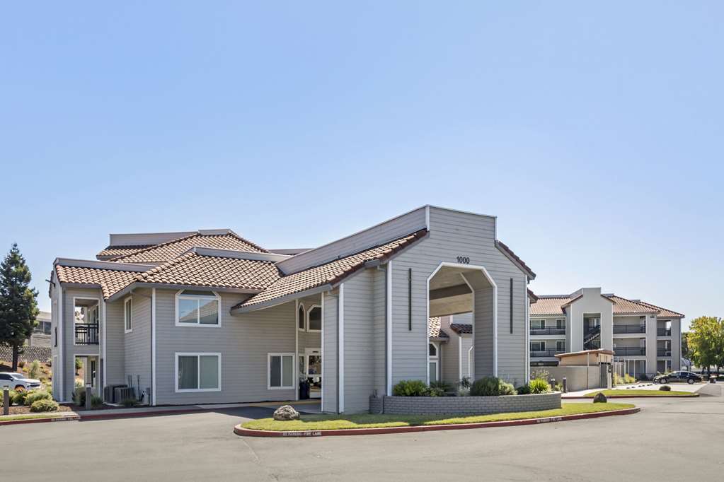 Country Inn & Suites by Radisson Vallejo Napa Valley CA — Vallejo — photo 2