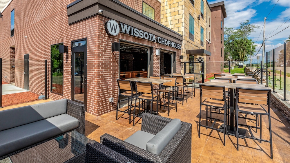 Cobblestone Hotel & Suites Hartford - photo 59