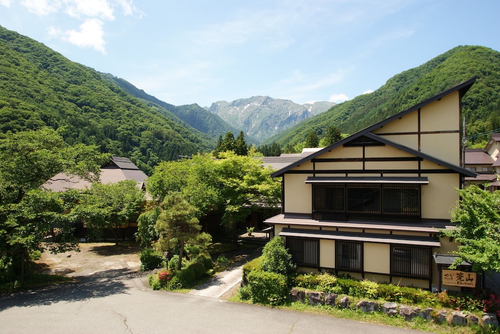 Yado Kanzan - carbon neutral hotel in Numata
