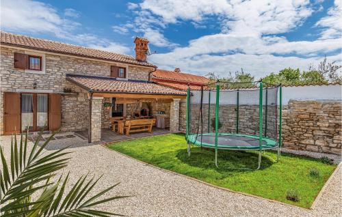Gorgeous Home In Peruski With Wifi — 4-Star Luxury Hotel in Marcana, Croatia