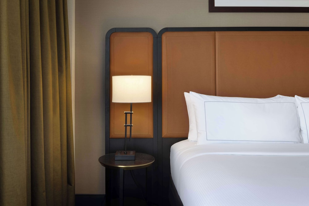 DoubleTree Suites by Hilton Hotel Lexington - photo 16