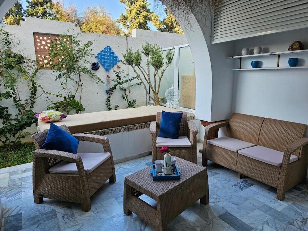 Villa Jasmin Super equipped apartment Private Garden Pool near Beach and near Center — 4-Star Luxury Hotel in Hammamet, Tunisia