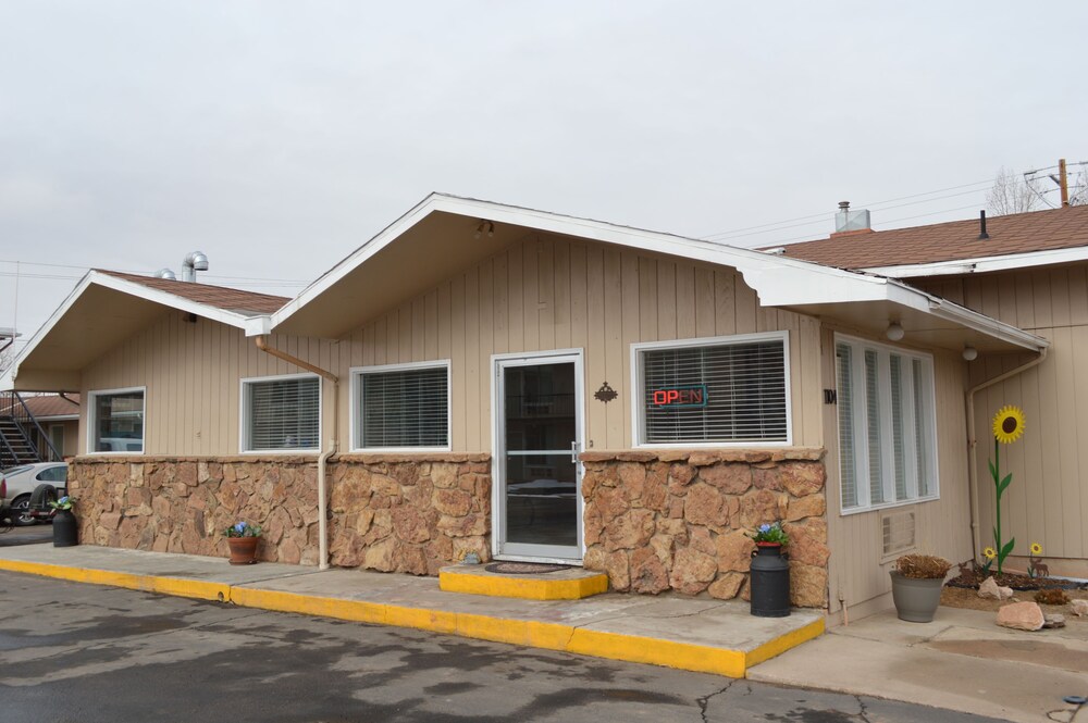 Laramie Valley Inn - photo 15