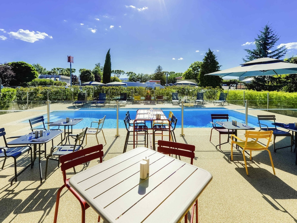 Ibis Roanne Le Coteau Hotel Restaurant — hotel in Le Coteau