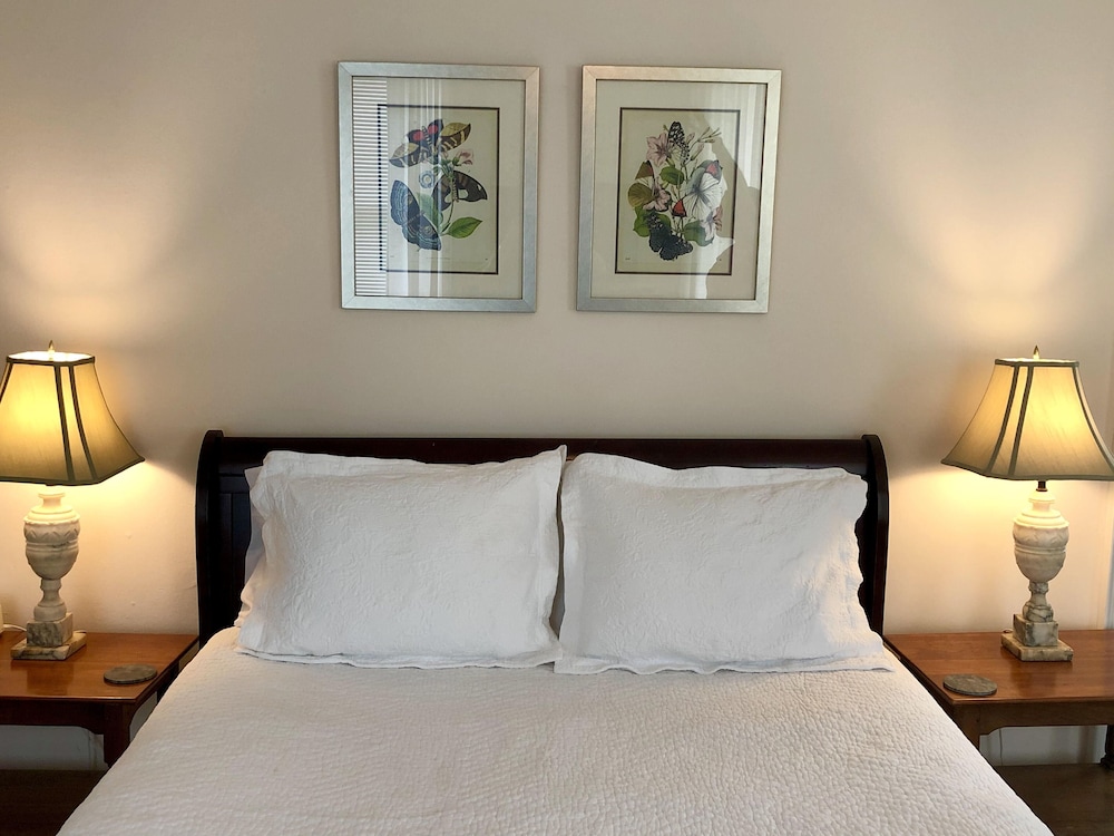 Rogues Harbor Inn - photo 12