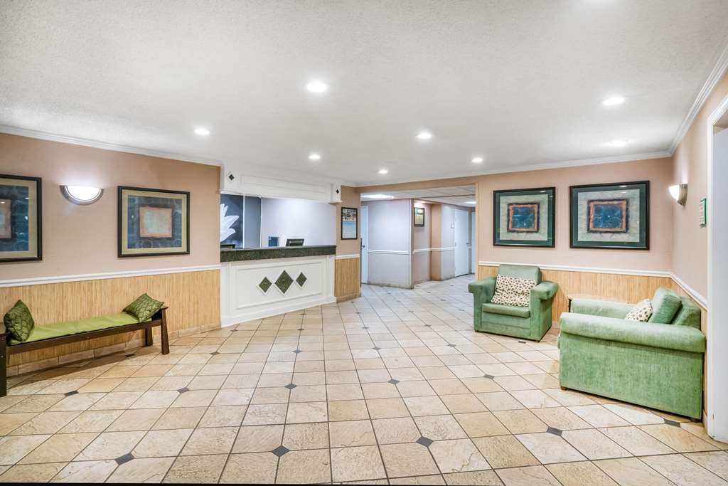 La Quinta Inn & Suites by Wyndham Nashville Franklin - photo 3