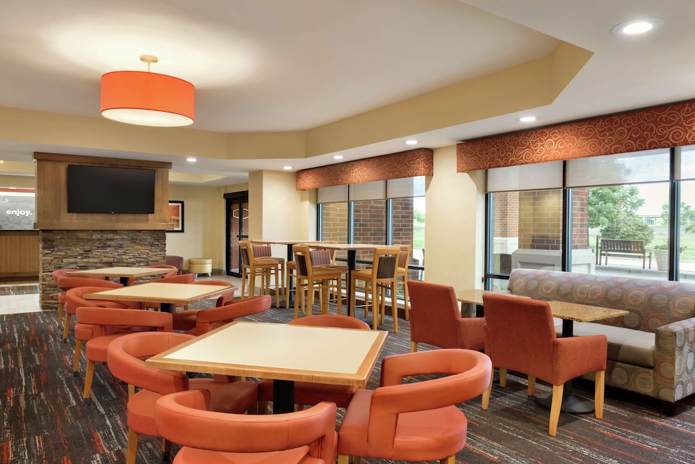 Hampton Inn West Des Moines Lake Drive - photo 4