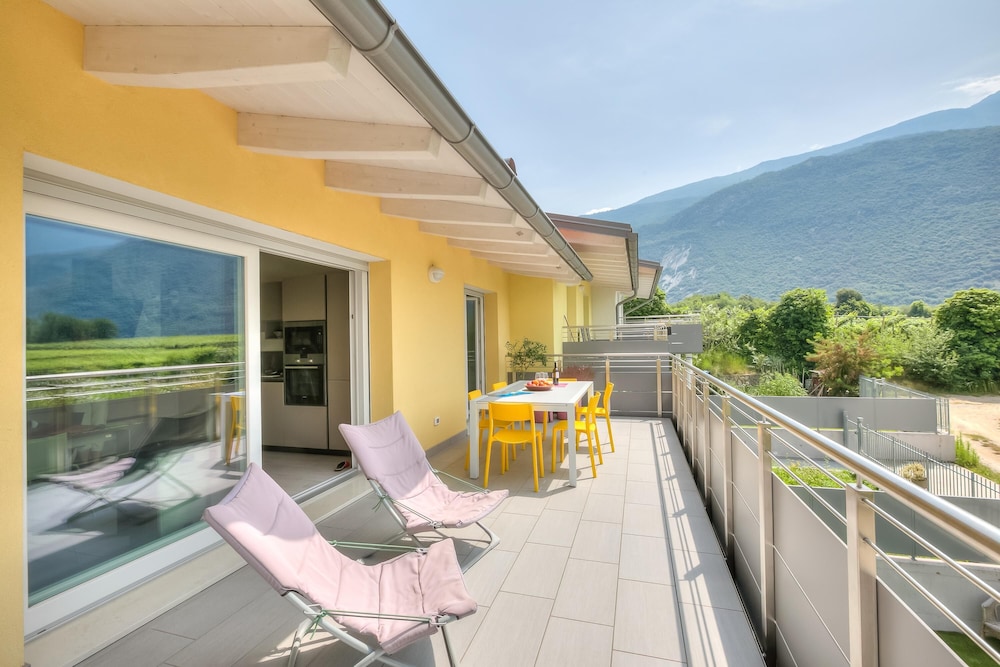 Mirabelle in Dro With 3 Bedrooms and 2 Bathrooms in Dro, Italy