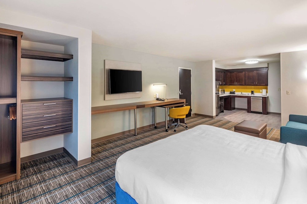 MainStay Suites Spokane Airport - photo 16