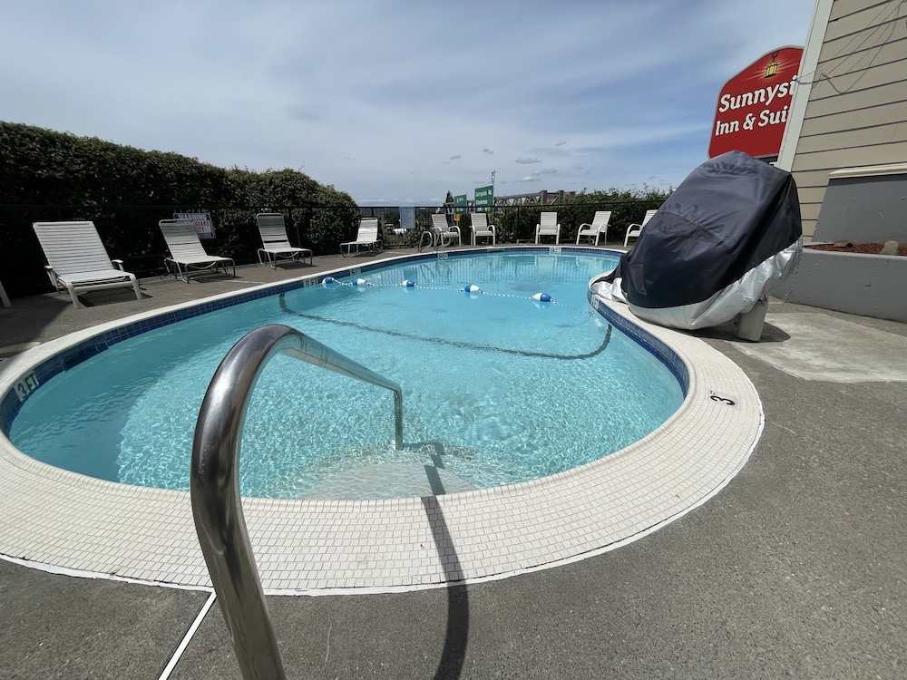 Sunnyside Inn & Suites - photo 88