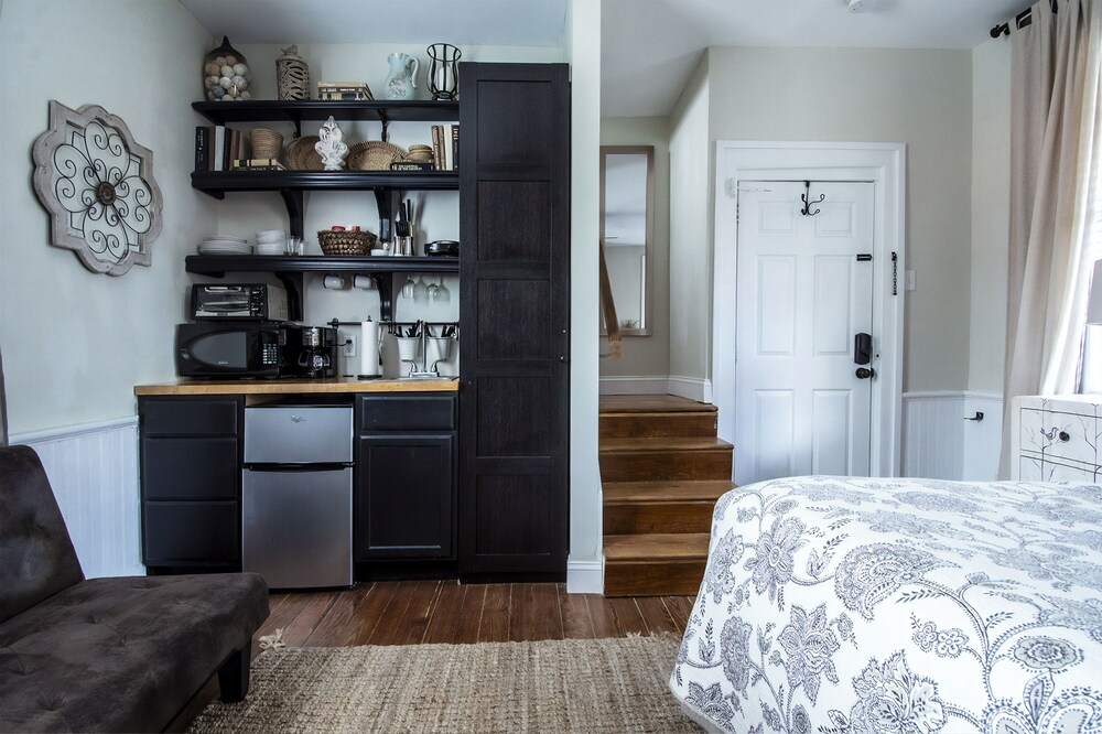 Suites on Coming - photo 58