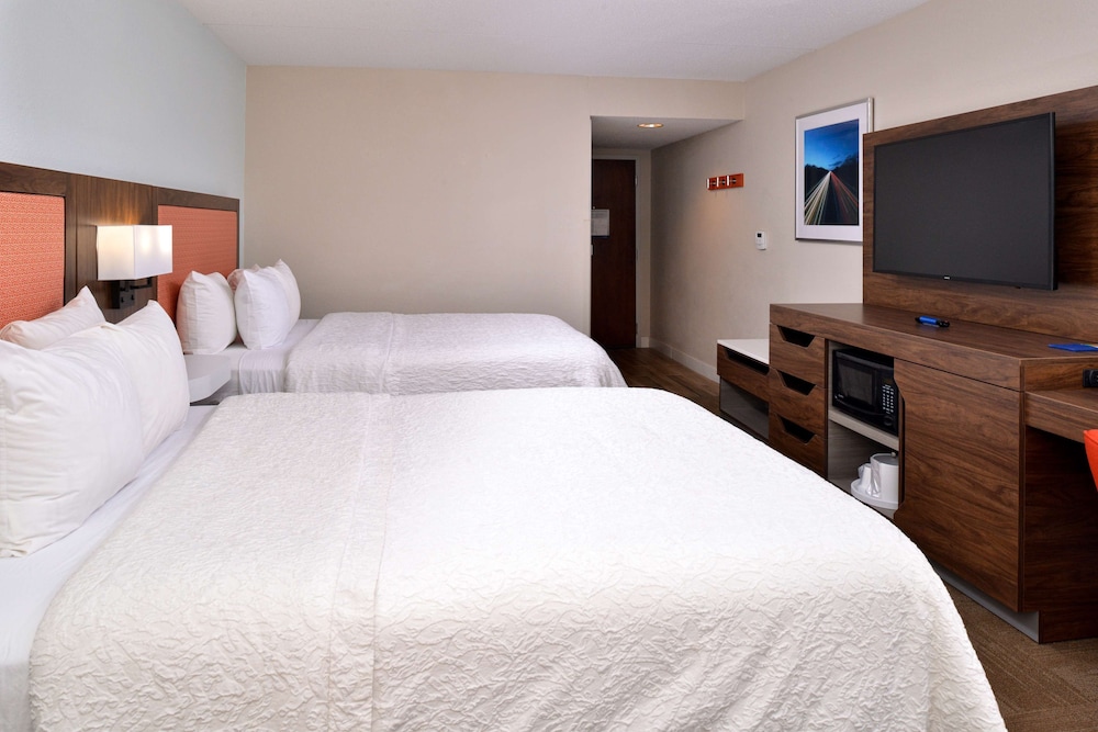 Hampton Inn Henderson - photo 16