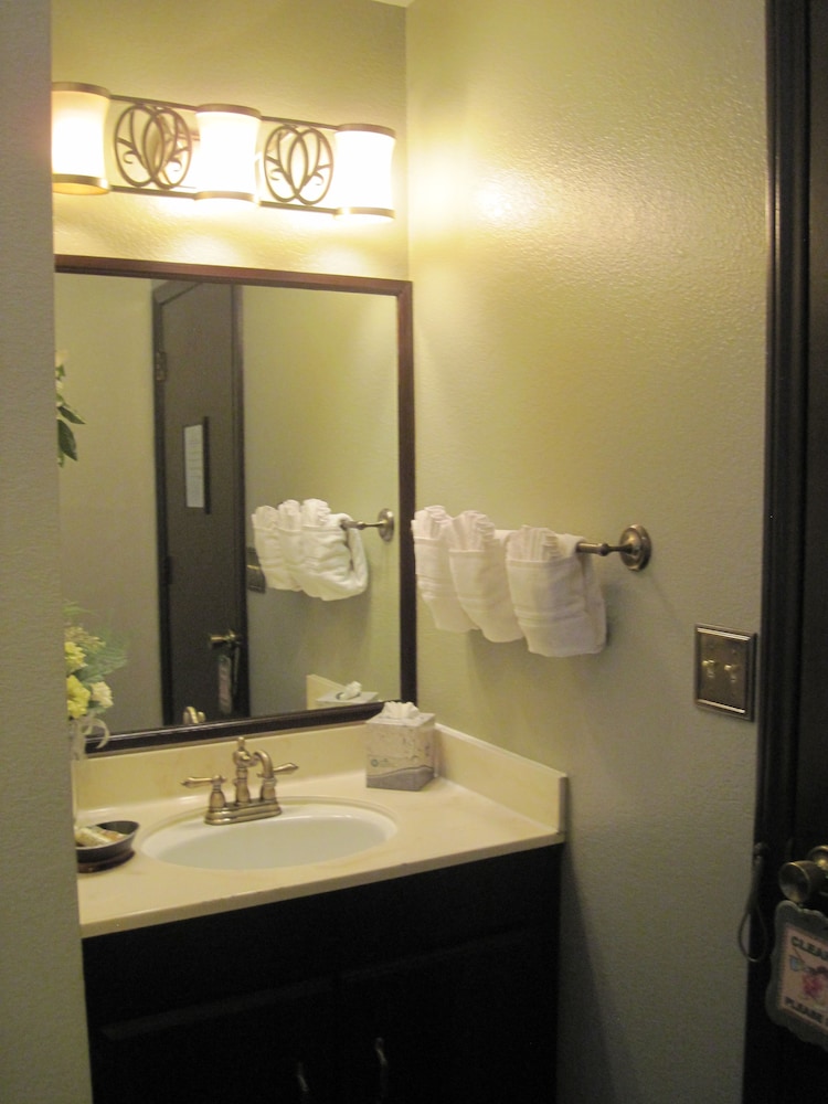 The North Shore Inn - photo 89