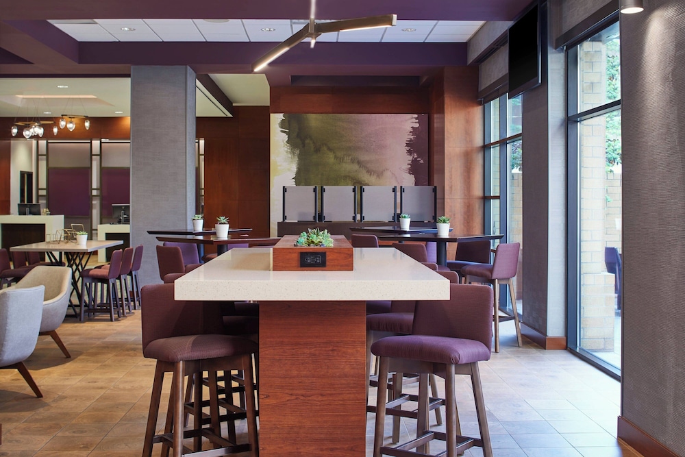 Courtyard Portland Downtown Convention Center - photo 3