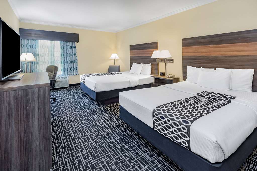 La Quinta Inn & Suites by Wyndham Garland Harbor Point - photo 38