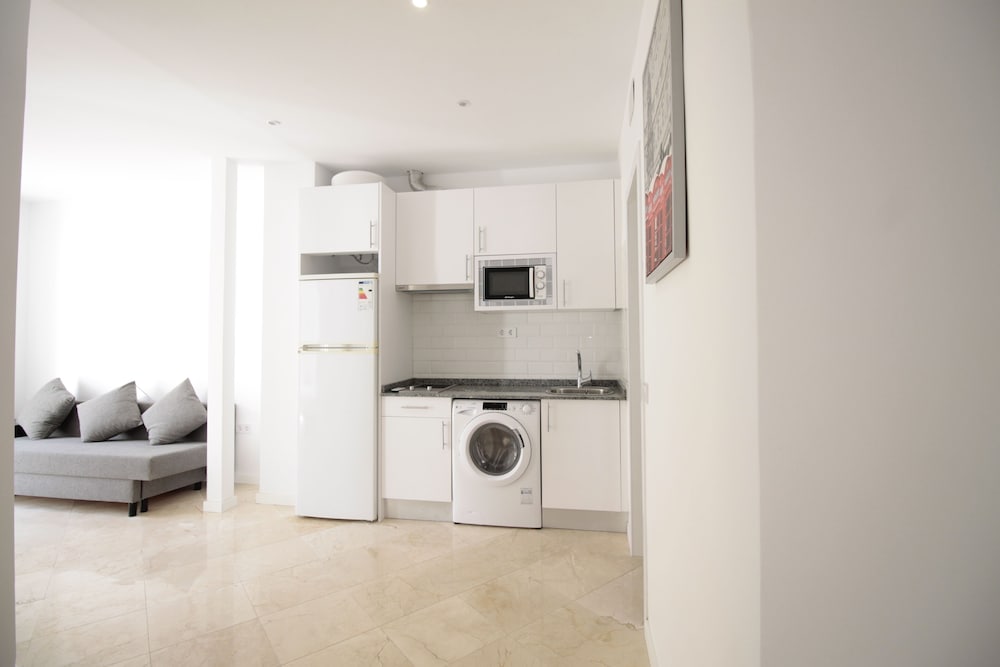 Apartamento de 2 Habitaciones con A C en Puerta del Angel AZ Madrid hotel