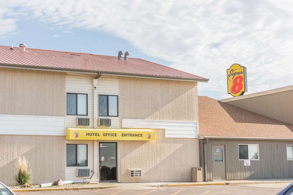 Super 8 by Wyndham Luverne - photo 2