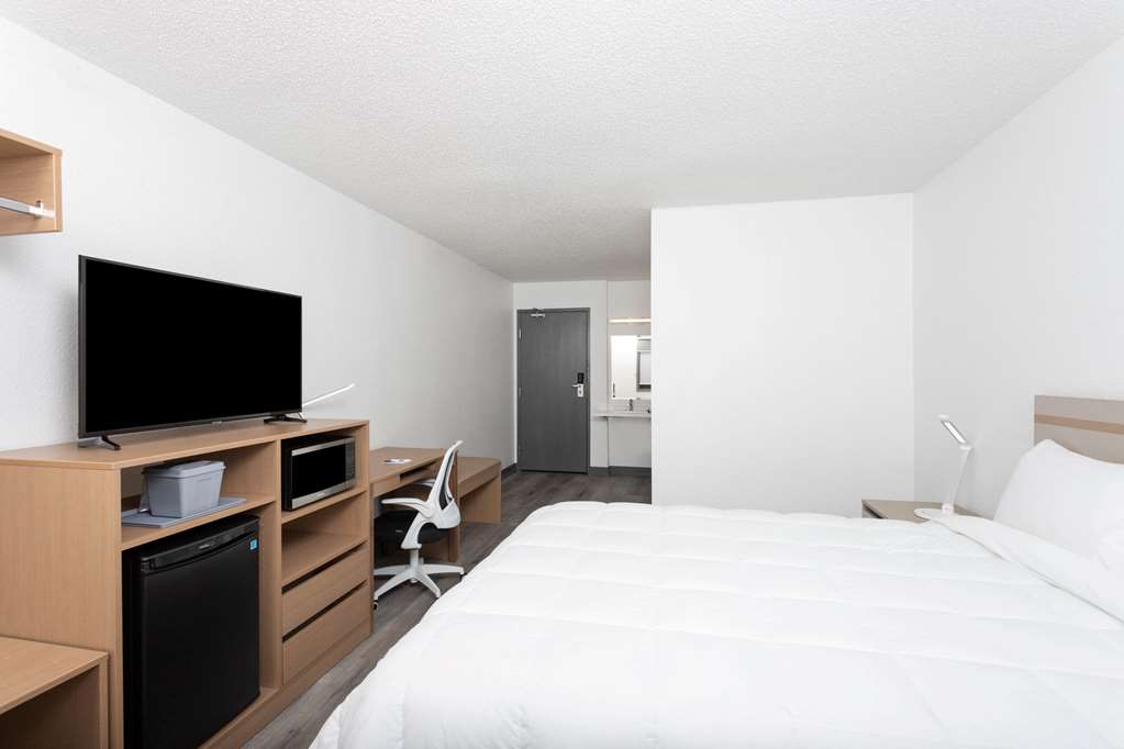 Travelodge by Wyndham Elkhart - photo 25
