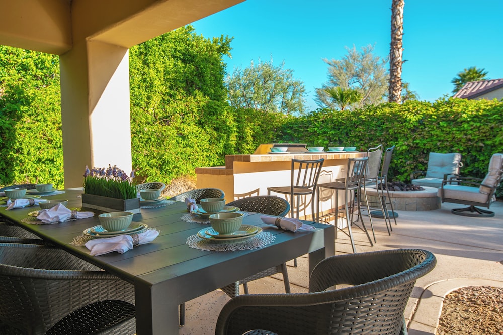 5BR Resort Style Entertainer with Pool Spa BBQ - photo 23