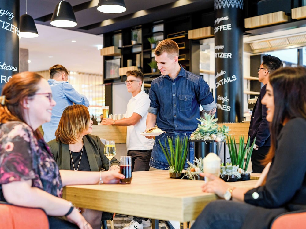 מזון ומשקאות