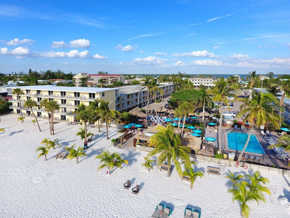 Outrigger Beach Resort - carbon neutral hotel in Fort Myers Beach
