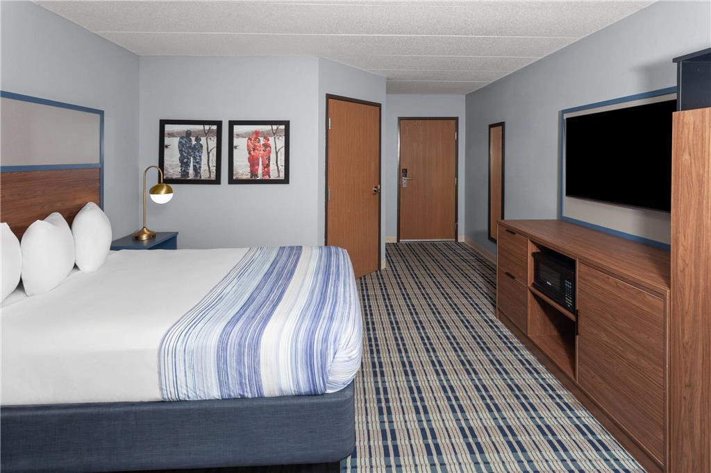 AmericInn by Wyndham West Salem - photo 14